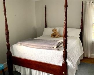 Queen 4 Post Bed - so pretty and it comes with mattress and boxspring