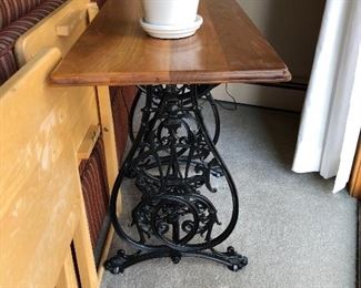 $165 presale Sofa table with antique White sewing machine cast iron base