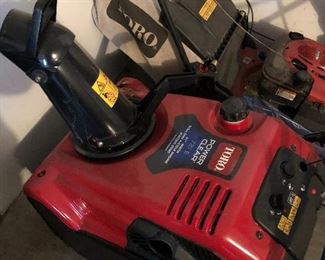 $235 presale Toro Power Clear 22" snowblower - excellent condition and ready to go! (new retail is $600)