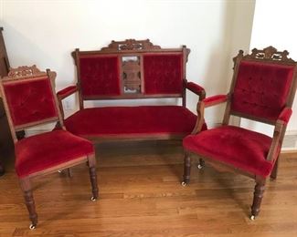 Vintage Settee Trio https://ctbids.com/#!/description/share/317395