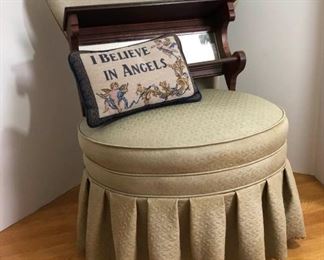 Small Chair And Wall Towel Rack https://ctbids.com/#!/description/share/317463