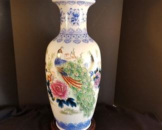 Large Decorative Porcelain Asian Vase https://ctbids.com/#!/description/share/317427
