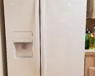 Whirpool refrigerator 