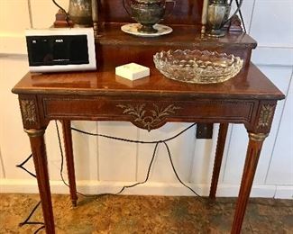 Antique Federal Table: Tiered