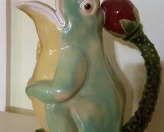 Frog pitcher