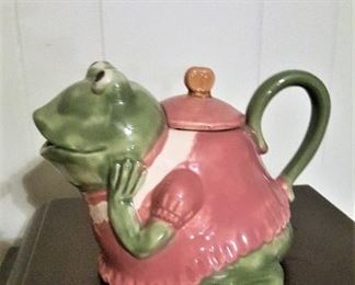 Another FROG Teapot