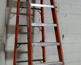 Louisville 10' Fiberglass Folding Step Ladder, Model FS1010, Load Capacity 300 Pounds