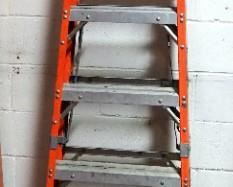 Featherlite 8' Fiberglass Folding Step Ladder