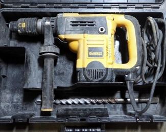 DeWalt 1 9/16" Electric Spline Rotary Hammer Model # D25553, Includes Drill Bit and Carrying Case
