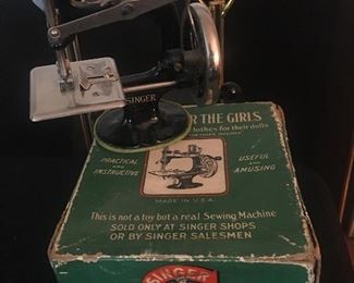 1950’s miniature Singer sewing machine in original box!