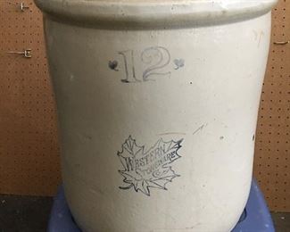 Western Stoneware 12 gallon crock