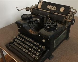 Vintage Royal manual typewriter. Works, just add paper!