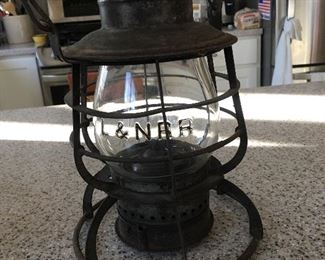 Vintage and rare L & N RR lantern. Great condition! Most recent patent is Feb. 28, 05. Manufactured by Armspear. Pre WWl date of manufacture.