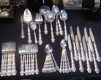 Oneida Community Plate "Modern Baroque" service for 8 silver plate flatware