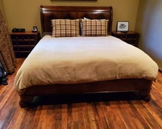King, Solid Wood Sleigh Bed