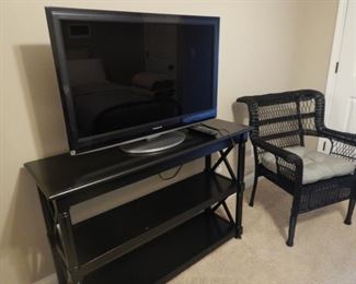 TV Console, TV and nice wicker chair
