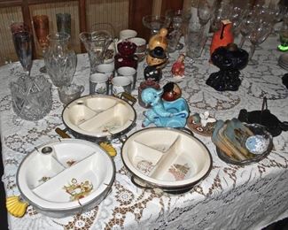 VINTAGE CHILDREN'S FEEDING DISHES 