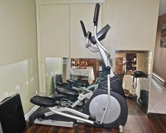 ELLIPTICAL EXERCISE MACHINE