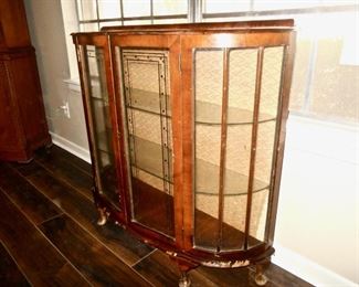 ROUNDED CURIO CABINET