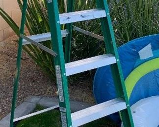 Louisville 6ft Fiberglass Step Ladder FS4006