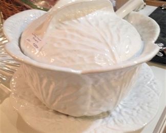 Cabbage tureen with underplate