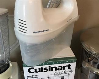 Hamilton Beach Hand Mixer
Cuisinart Mini-Prep NIB