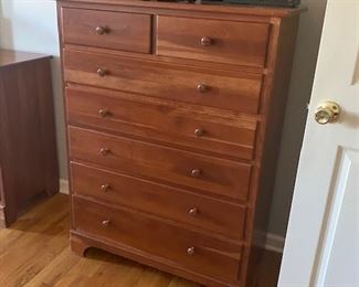 perfect condition dresser