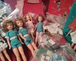 Tammy invasion! Those outfits are hard to find-with all of the accessories!