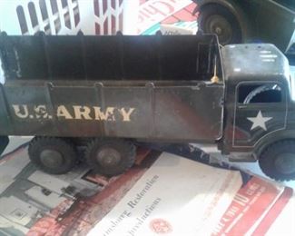 US ARMY MARX AND OTHER TOYS