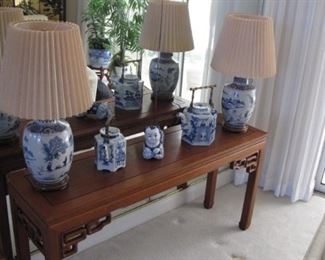Beautiful rosewood sofa table, blue & white lamps