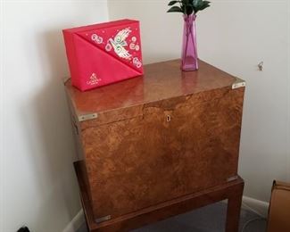 Storage chest on chest