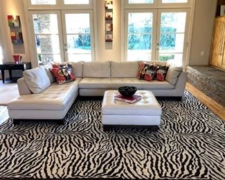 Roche Bobois Leather sectional in Beige..