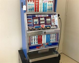 IGT ‘Red, White & Blue’ Slot Machine