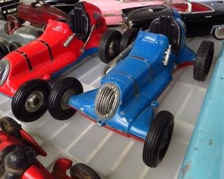 MASSIVE COLLECTION OF VINTAGE TOY CARS