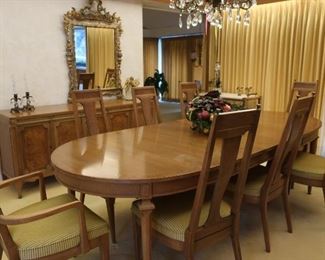 American of Martinsville Dining room set 66" plus 2 12" leaves