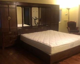 King bed solid wood cabinetry and mirror bed set