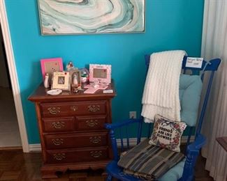 Antique rocking chair 