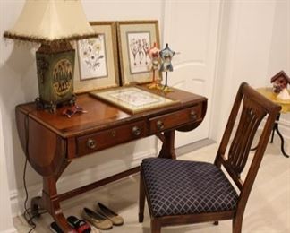 Hekman drop side desk / library table