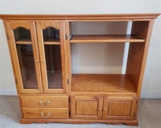 Entertainment Center https://ctbids.com/#!/description/share/317660