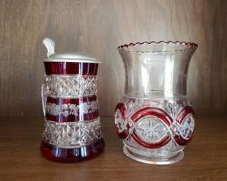 Pop of Red Glassware https://ctbids.com/#!/description/share/321650