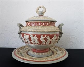 Villroy & Boch Mettlach Toureen/Punch Bowl & Underplate https://ctbids.com/#!/description/share/321959