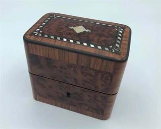 Antique Perfume Set in Wooden Case https://ctbids.com/#!/description/share/318493