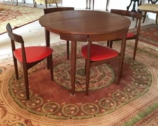 ART FURNITURE MADE IN DENMARK MID CENTURY TABLE WITH HIDDEN LEAF AND FOUR CHAIRS - FREM ROJLE
