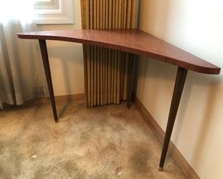 Mid-century modern corner table with Formica top
