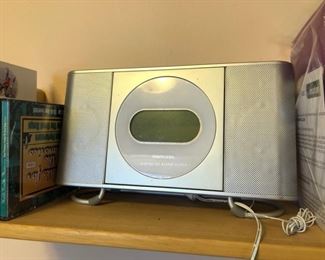 Memorex digital CD alarm clock