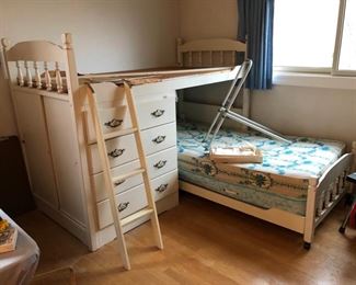 Bed set with ladder.......