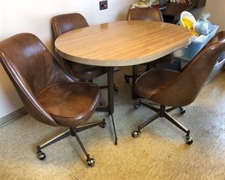 Kitchen table with 4 chairs and a leaf.....
