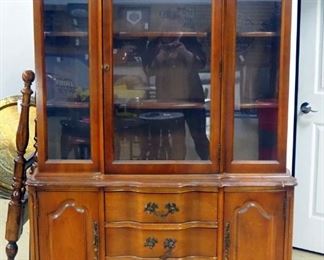 Bassett Furniture 1-Piece China Cabinet, 2 Upper Shelves, 3 Lower Drawers, 2 Lower Storage Cabinets