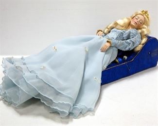 Franklin Heirloom 1988 Porcelain Sleeping Beauty Doll With Chaise And Tiara, In Box