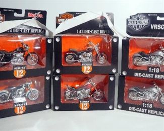 Maisto Harley Davidson 1:18 Die-Cast Replicas, Four From Series 12 And Two VRSCA V-Rods, All In Boxes